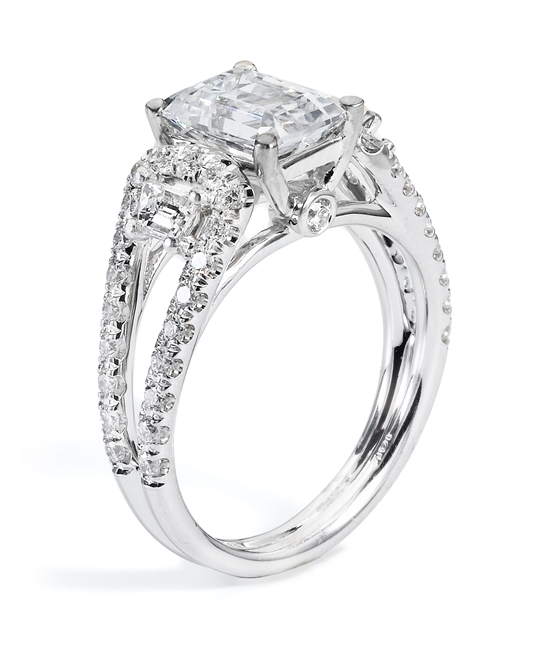 Diamond Engagement Ring in 18kt White Gold